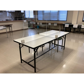 Transparent resin panel for preventing droplet infection (for cafeterias, fixed with hardware)