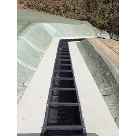 【U-shaped ditch utilization example】Construction of a sediment control dam in a mountainous area.