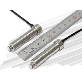 Heat-resistant displacement sensor that can be embedded in molds.