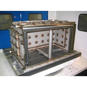 横中ぐりマシニングセンタによる４面加工　真空容器機械加工