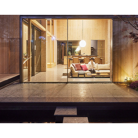 Large opening aluminum sash, maximum screen size of 3,500 × 2,500 for one panel.