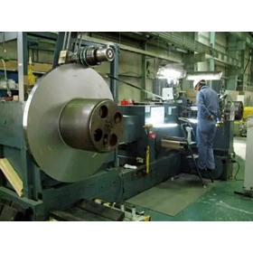 Slitting, leveling, and cutting processing of thin sheet metal.