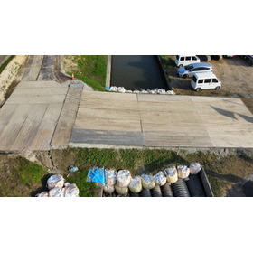 ハイパーCLT敷板設置状況