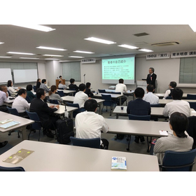 講師出版記念講演会風景