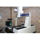 We handle "CNC 3D coordinate measuring machines," as well as "manual 3D coordinate measuring machines" and "measurement and inspection environment maintenance."