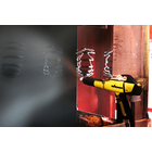 一般的な塗装に使用する「塗装」は顔料（色）が溶剤に溶け込んだものが大半であり液体塗料や溶剤塗料と呼ばれます。
塗装後に溶剤が乾燥・揮発することで塗料が製品に定着（塗膜が形成）することが本来の通常の塗装の在り方です。

一方、三愛工業所の「粉体塗装」は粉状の顔料を吹き付けて製品に塗膜を形成する手法であり、
文字通りに「細かい粒子で表面をコーティングする」というイメージが近いです。