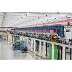 実験設備の補佐員一人から始まった支援業務は、約10年かけて、
建設・装置開発・インフラ整備・運用・改修と幅広くサービス提供できるまでに成長。

光学機器・高真空・超高真空の取り扱いなど未経験分野においても
これまでのメカ・電気・ソフトの経験を結集してチャレンジしています。