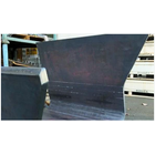 WEL-TENは普通鋼SS400と比べて引っ張りに強く高い強度を持つ鋼材なので、板厚を薄くできるので軽量化が可能です。
耐食性にも優れ雨風にさらされる環境でも錆びにくく、製品のライフサイクルを延ばす経済的でエコな鋼材です。
圧力容器、重油・原油タンク、ペンストック、橋梁、鉄骨、建設機械、産業機械など幅広い用途に使用されています。