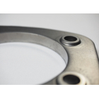 高精度金型(良い金型)&times;高性能プレス機(良い設備)=高品質・高精度プレス品(良い製品)
弊社では、「高剛性で高性能なプレス機」による順送プレス成形と、
高精度サーボプレス機によるデジタル制御のプレス成形を行っています。

プレス成形に使用する金型も、自社で内製しているパンチと
ダイのクリアランスを極限まで小さくした「高精度金型」を使用しています。

その結果、燃料電池用金属セパレータや電子部品等の高品質かつ高性能な製品を納入することで、
お客様から高い評価を頂いております。燃料電池車向け金属セパレータについては、
ステンレスやチタンなどプレス成形が難しいとされる素材が多く使われています。
今後、これらの難成形材のプレス加工を可能とする為に、金型・プレス成形の技術開発に取り組んでいきます。