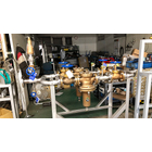 高圧ガスの配管は、様々な産業ガスの性質や危険性、圧力等に応じて適切な施工が必要であり、鋼管、銅管、
ステンレス管等のパイプやバブル継手等の配管材料を選定し溶接やねじ等によって接続し、より安全にガスの供給及び消費がなされるように施工しなければなりません。