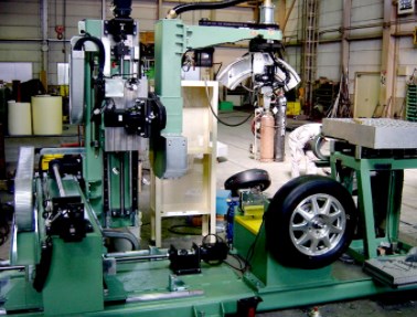 タイヤカービングロボット