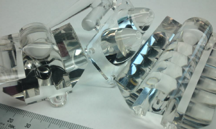 精密プレス順送金型　製作サービス