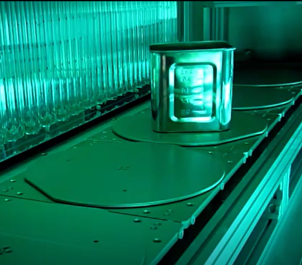 【製作事例】特殊光照射搬送装置