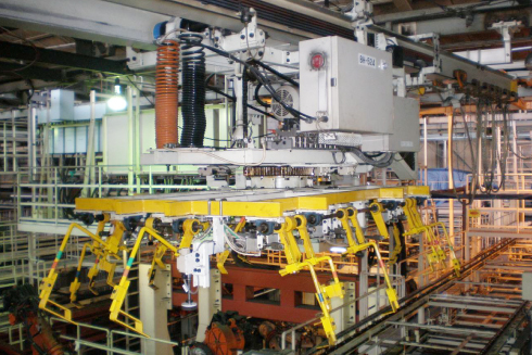 【天井空間を有効活用】最大60度の登坂も可能『天井搬送システム』