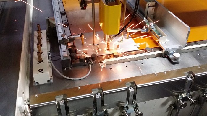 精密板金加工サービス