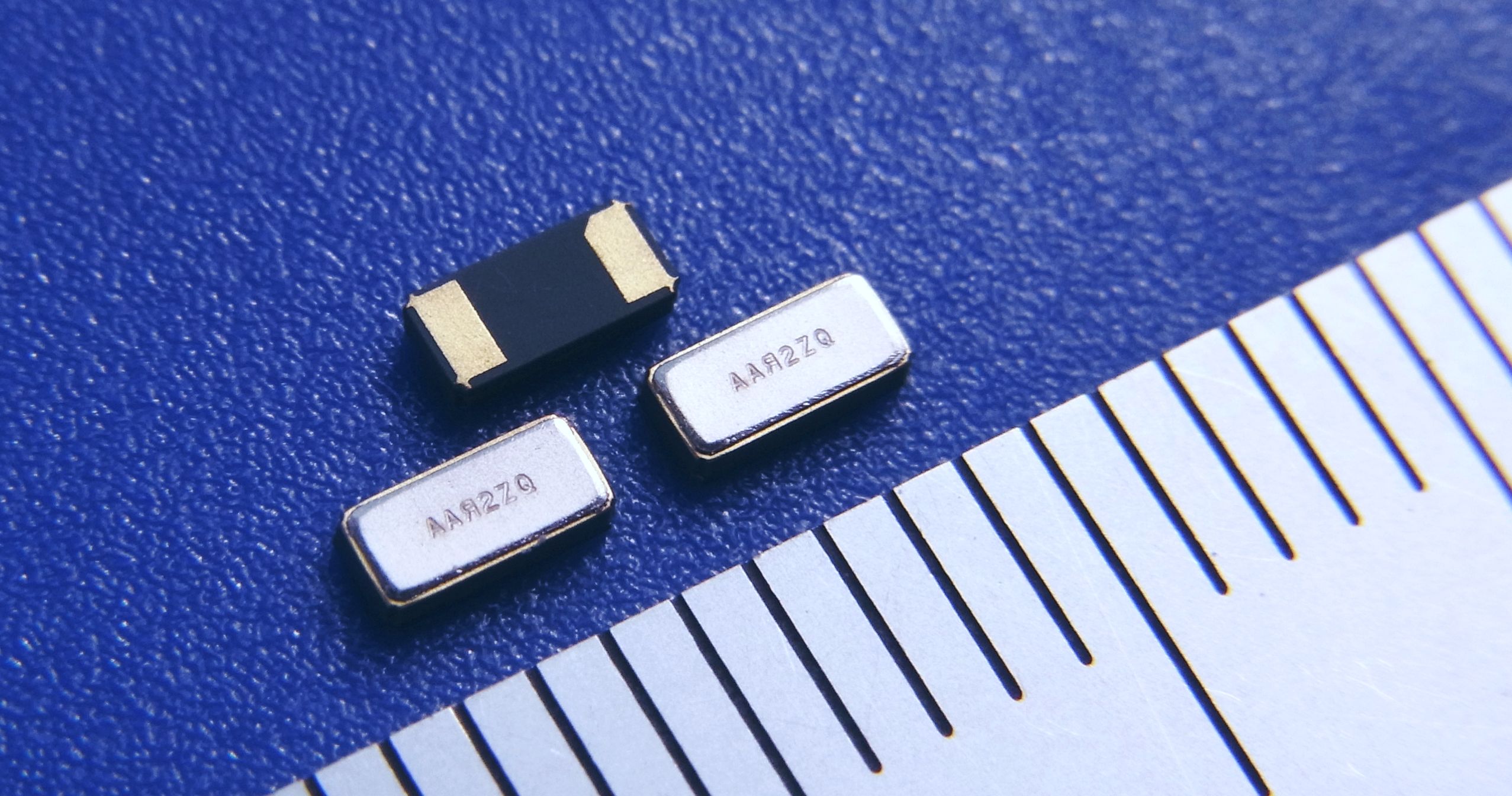 SMD音叉型水晶振動子『TFX-02S』