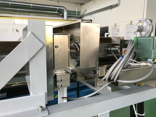 防爆環境下で電気を自動着脱