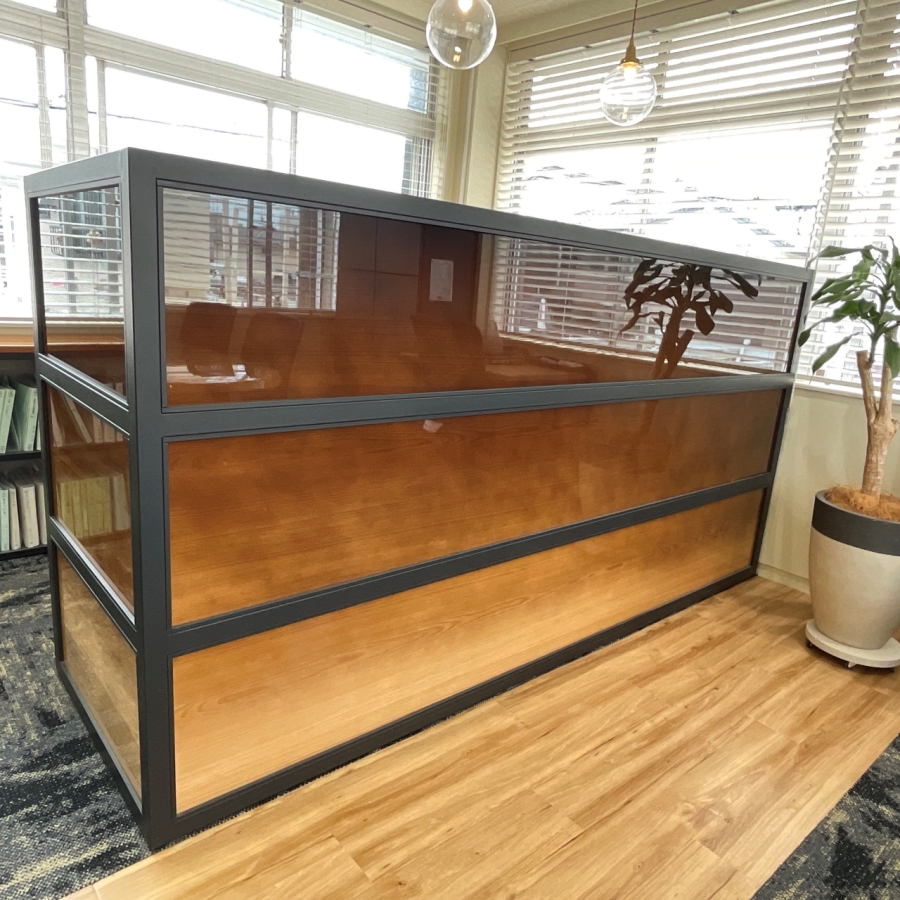 【木工塗装事例】パーティショングラデーション鏡面塗装仕上げ