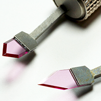 医療用精密加工品（眼科用ルビーメス）