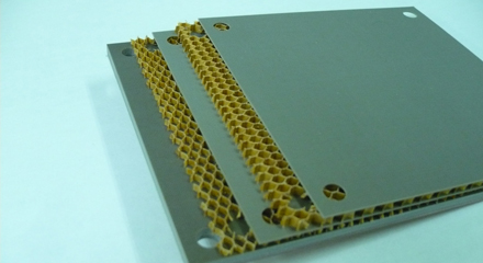 ハイブリッド基板(ハニカム材貼り合わせ基板)