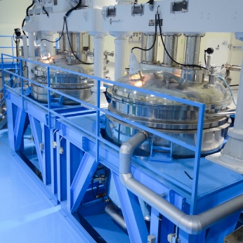 株式会社コスメ・ニスト　工場紹介