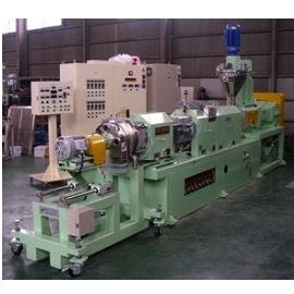 押出機『HTM型　2軸連続混練押出機』