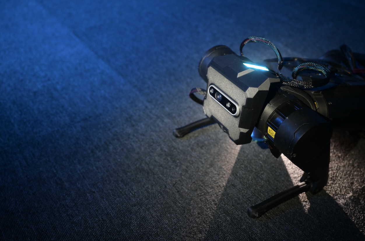 四足歩行ロボット『HLQ Air』