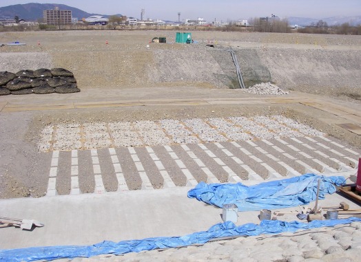 EMC木工沈床ユニット工法