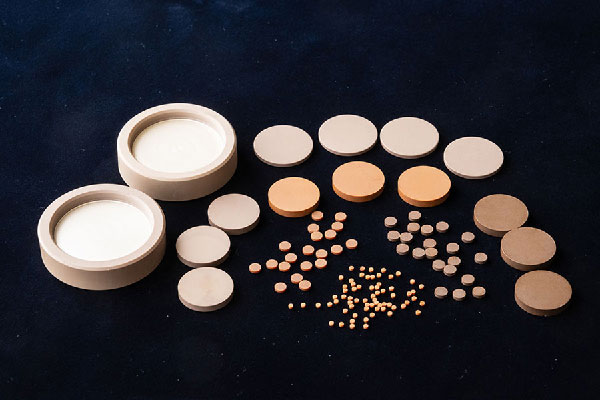 【車載向け】高誘電率単板コンデンサ開発