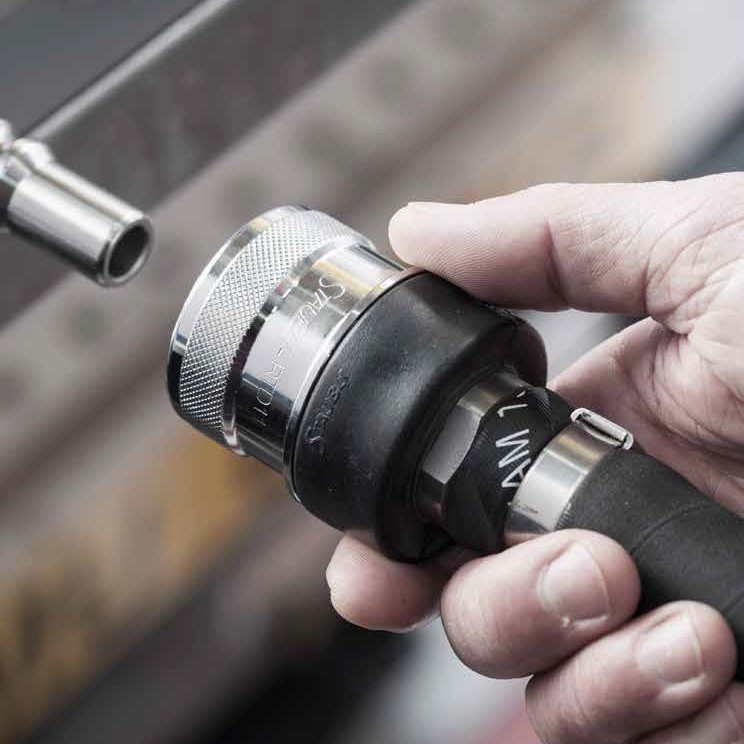 《鉄道》に特化したコネクタ・ソリューション【流体コネクタ】