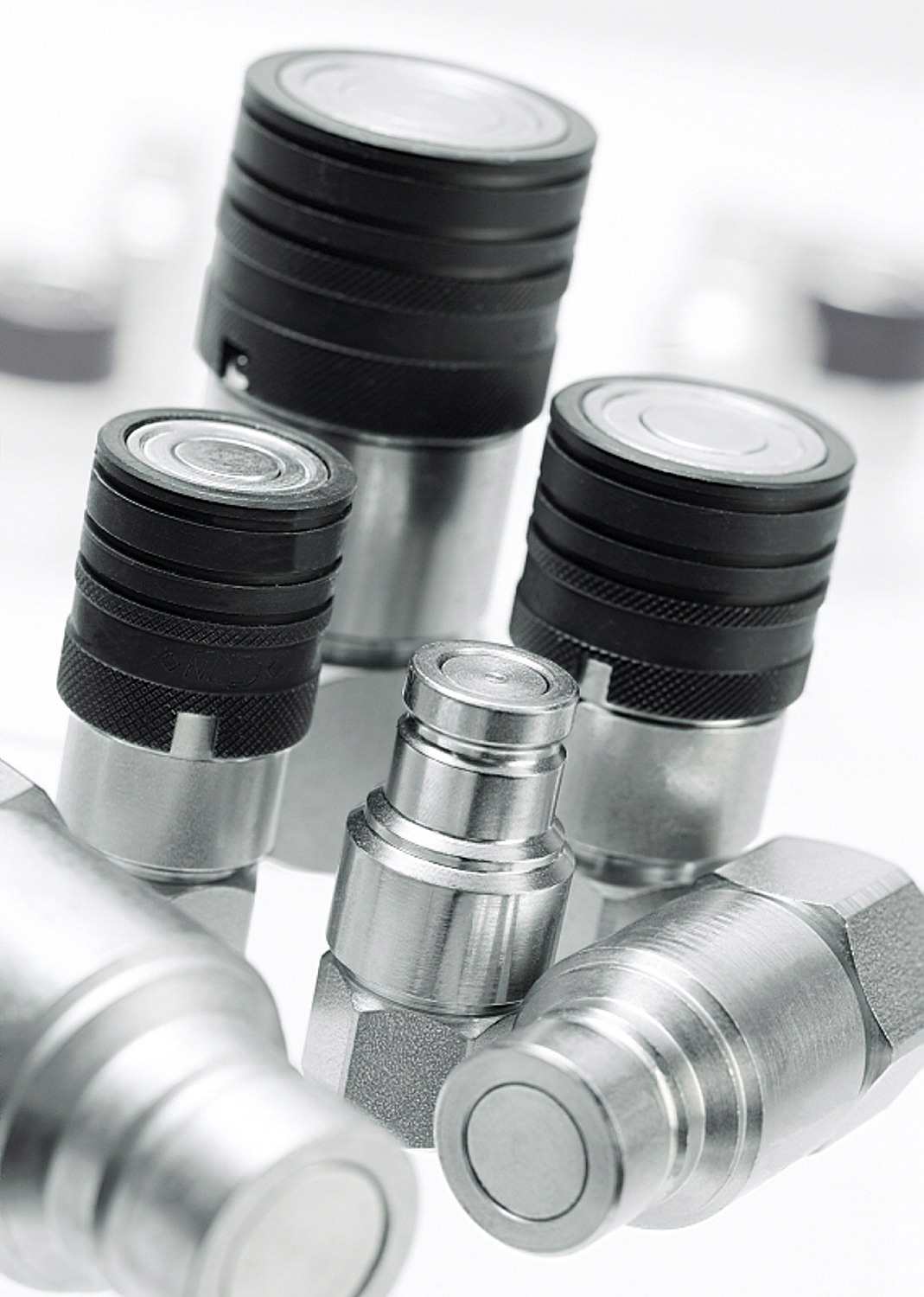 【鉱業向け】液ダレのない油圧用フラットフェースカップリングX65