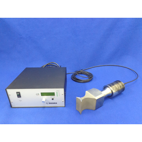 Ultrasonic defoaming device