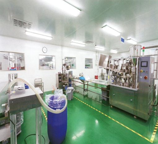 ポリウレタン・セメント系骨材配合床材『ステリコートUC』