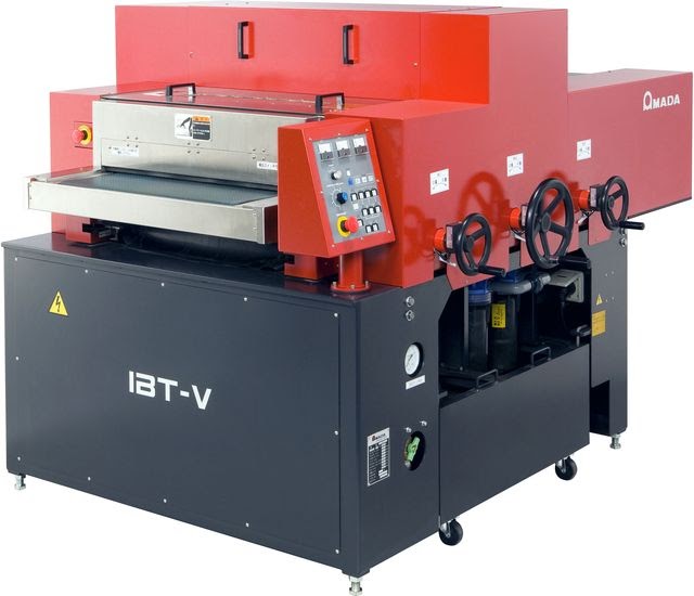 縦ブラシ搭載型湿式バリ取り機『IBT-V』