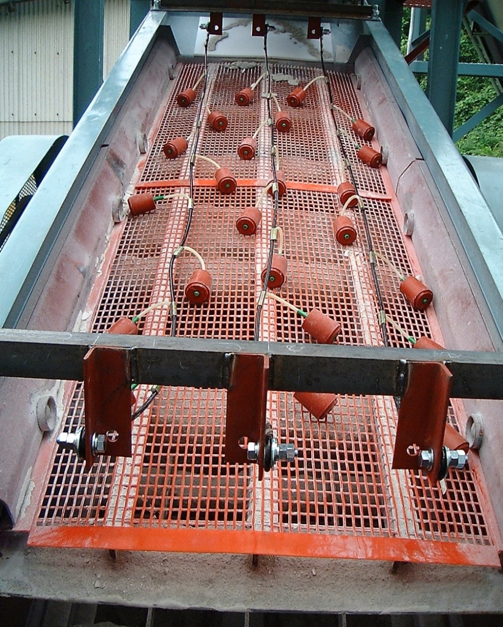 網目詰り解消機器『アースハンマーボール』