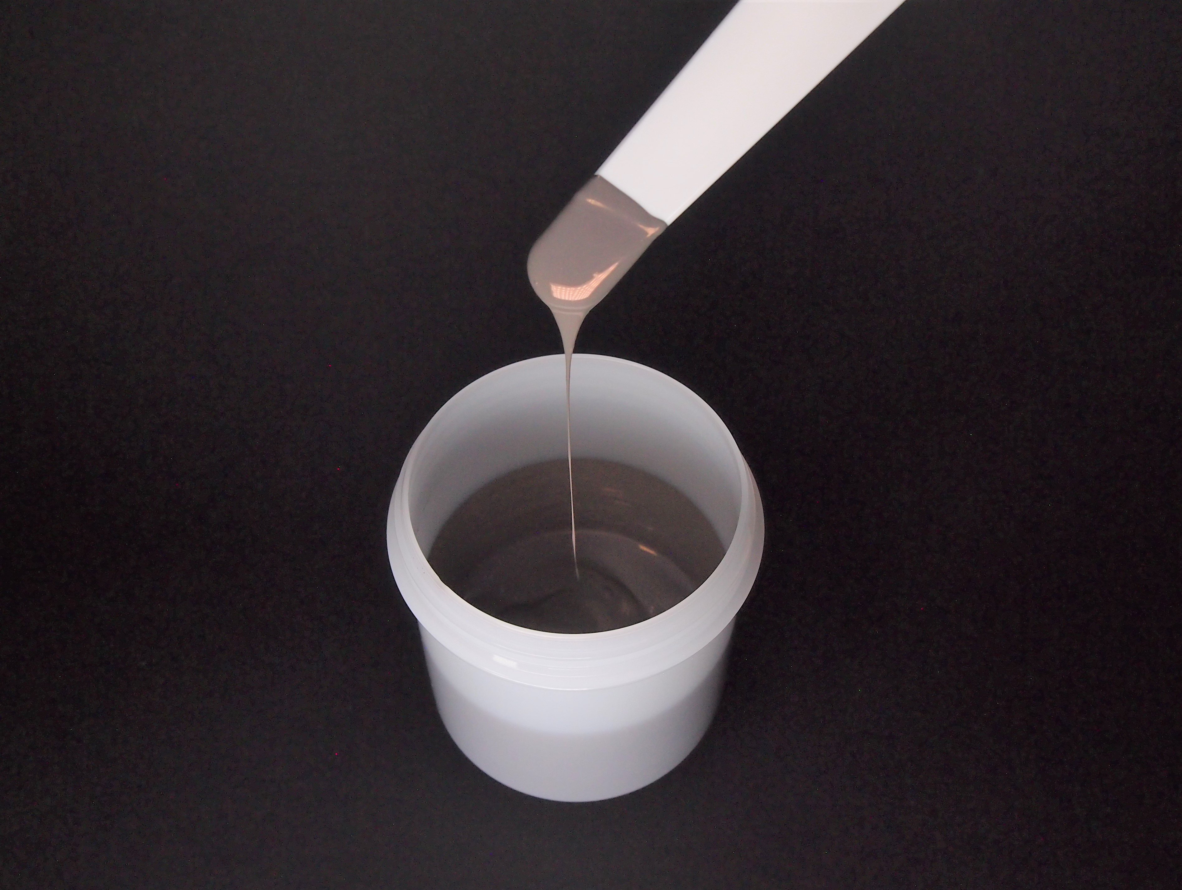 低温低圧/無加圧で焼結可能な銀ナノ粒子