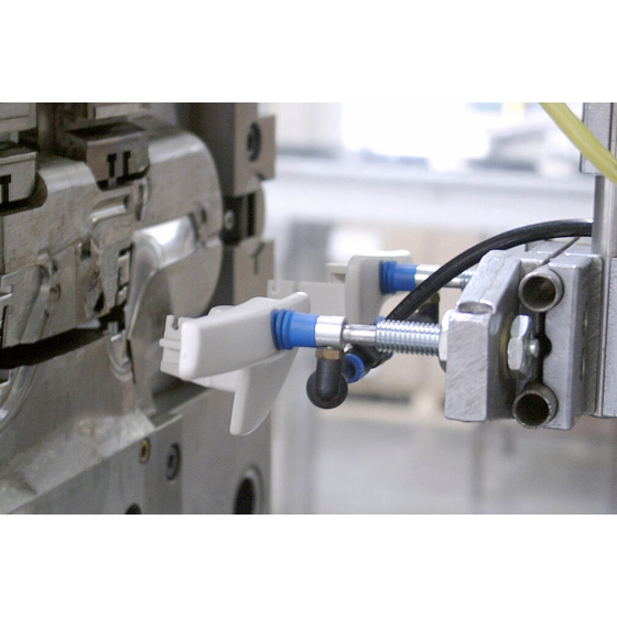 Picture_VACO_SAB HT1_Handling_Plastics_2013_1010.jpg