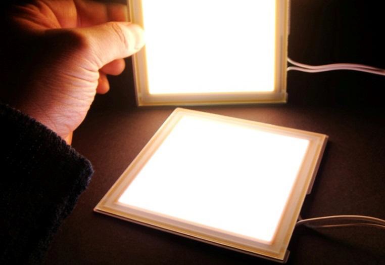 Lumiotec 「有機EL照明」