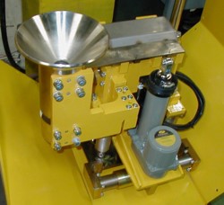 天井クレーン用　自動着脱装置