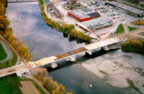 光ファイバーひずみセンサー『橋の計装について』