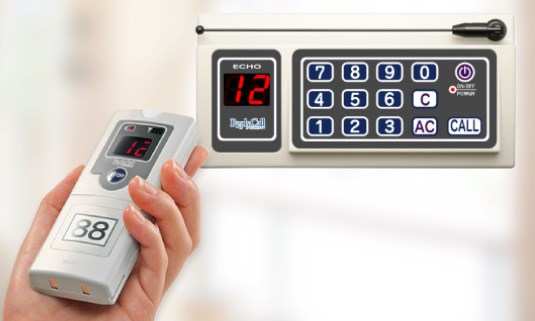 コードレス・パーソナルコールシステム　フードコートでの使用例 