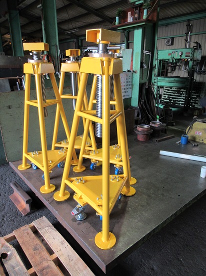 200tトレーラー用大型リジットラック スタンド ジャッキ 堀口 