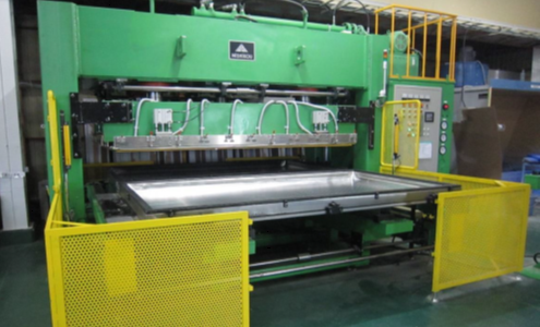 シートのしわ・よれを抑制！曲面熱転写機『NKSTN-4x8W』