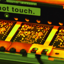 電子機器　製造