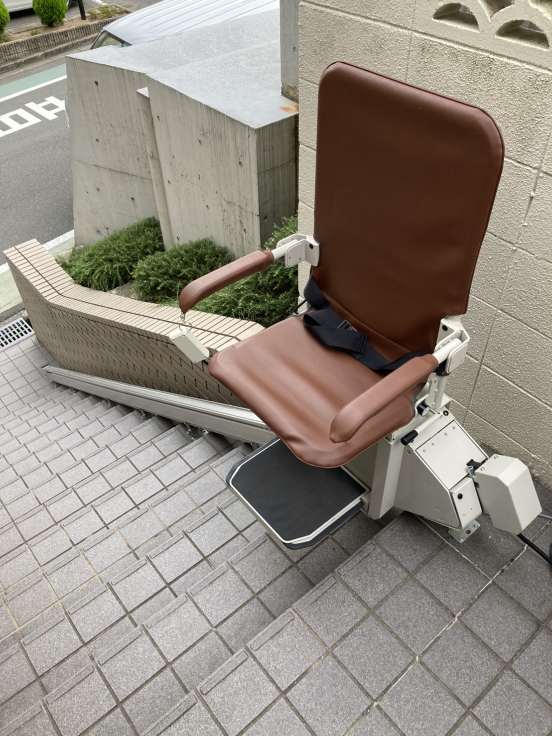 いす式階段昇降機『昇助くんシリーズ』（レンタル／販売）