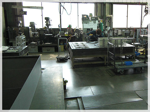 機械カバー　設計製作サービス