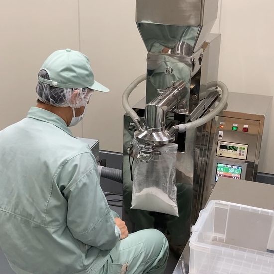 100ｇ~10kｇ程度まで計量可！　粉体用『自動小分け計量機』