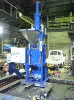 ドライアイス成型装置