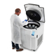 BIOS-16-model-2l-bottles-filling-hand_5281.jpg