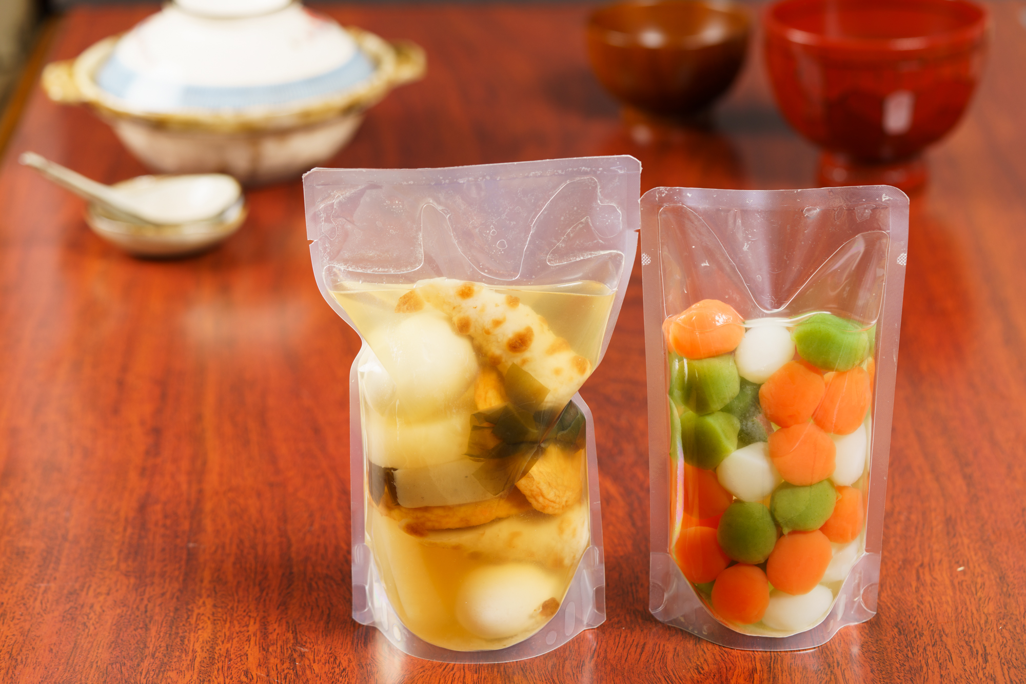 【底面デザイン可能】半折スタンディングパウチOEM生産